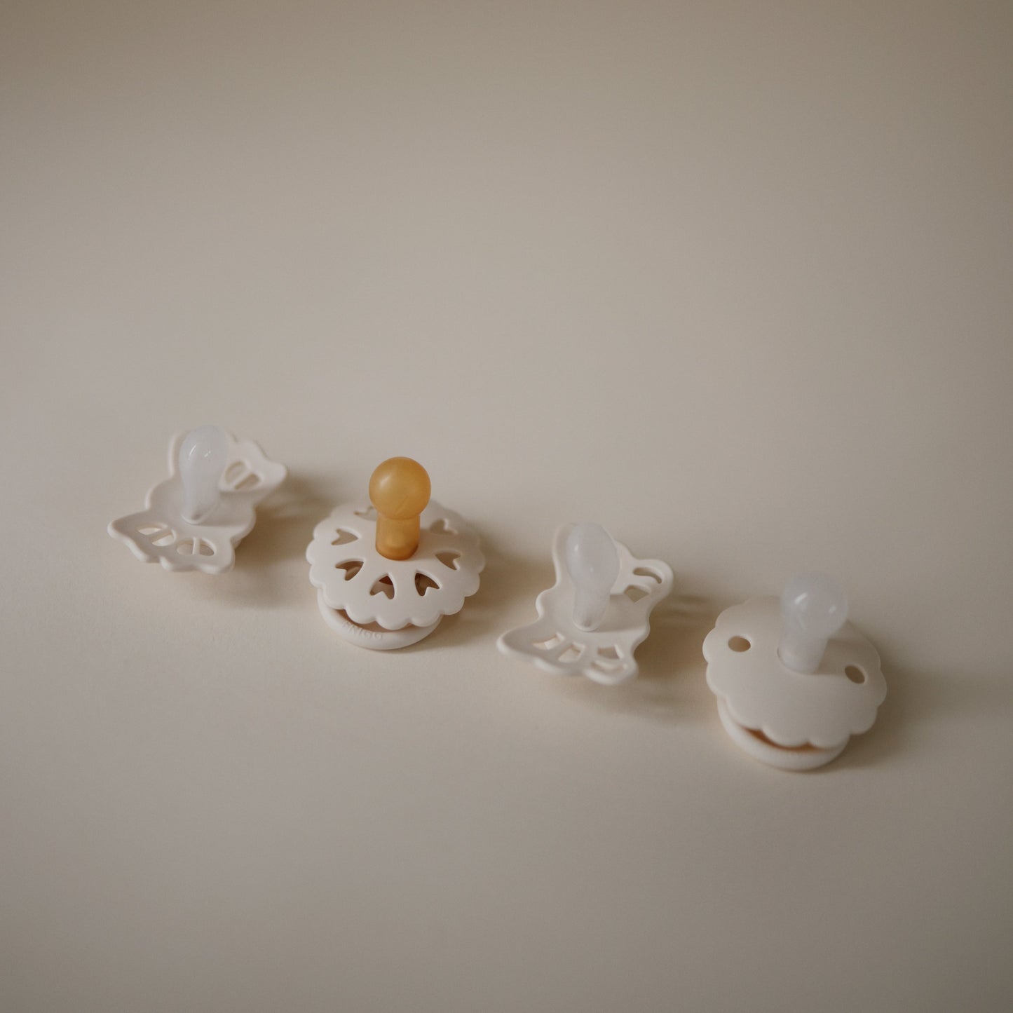 FRIGG Baby's First Pacifier Floral Heart (Cream) 4-Pack - Babies in Bloom