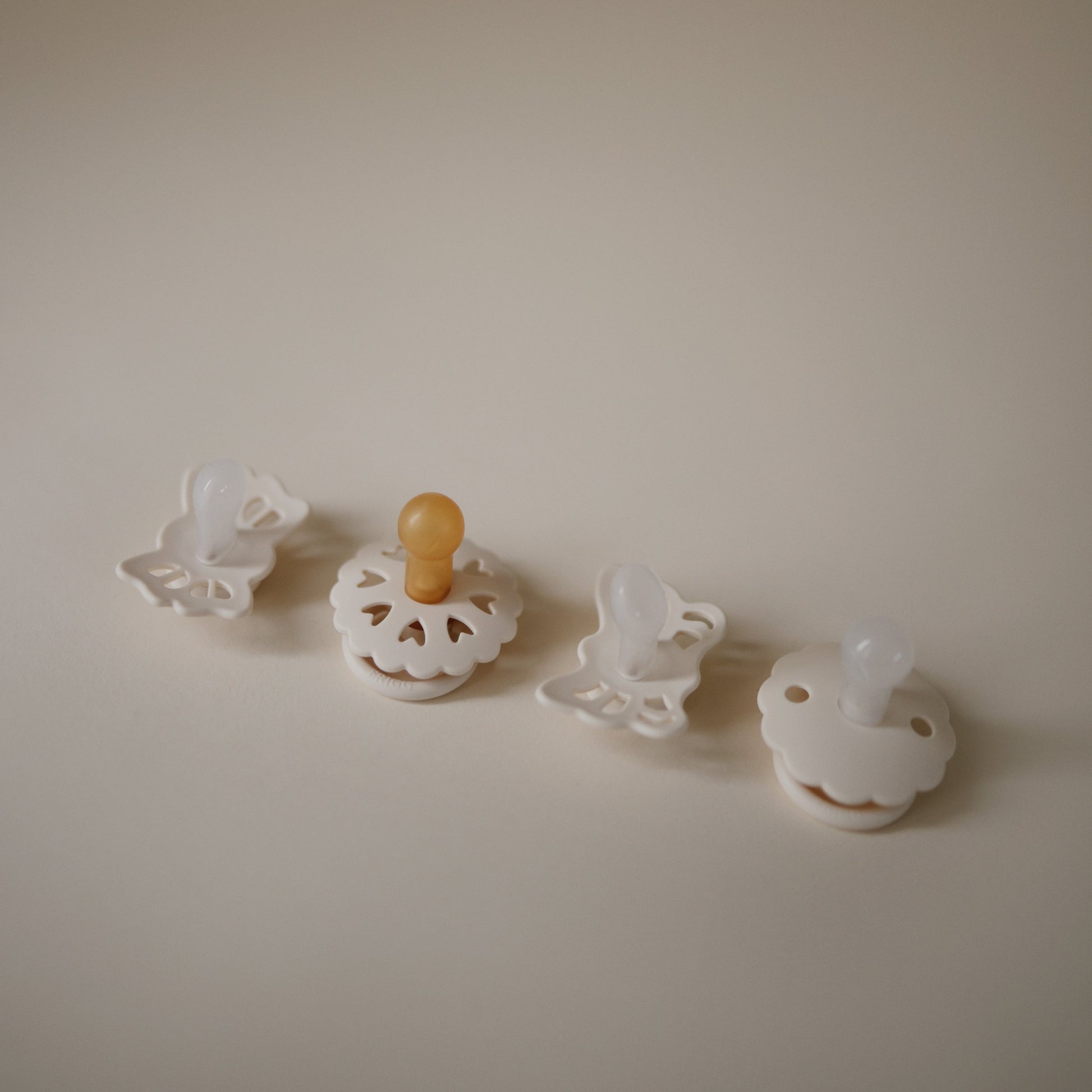 FRIGG Baby's First Pacifier Floral Heart (Cream) 4-Pack - Babies in Bloom