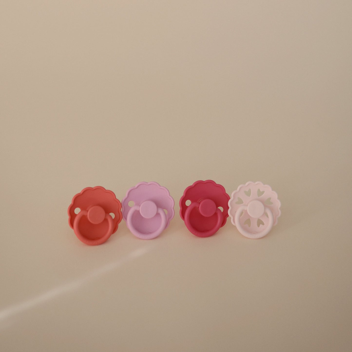 FRIGG Natural Rubber Pacifier 4-Pack - Babies in Bloom