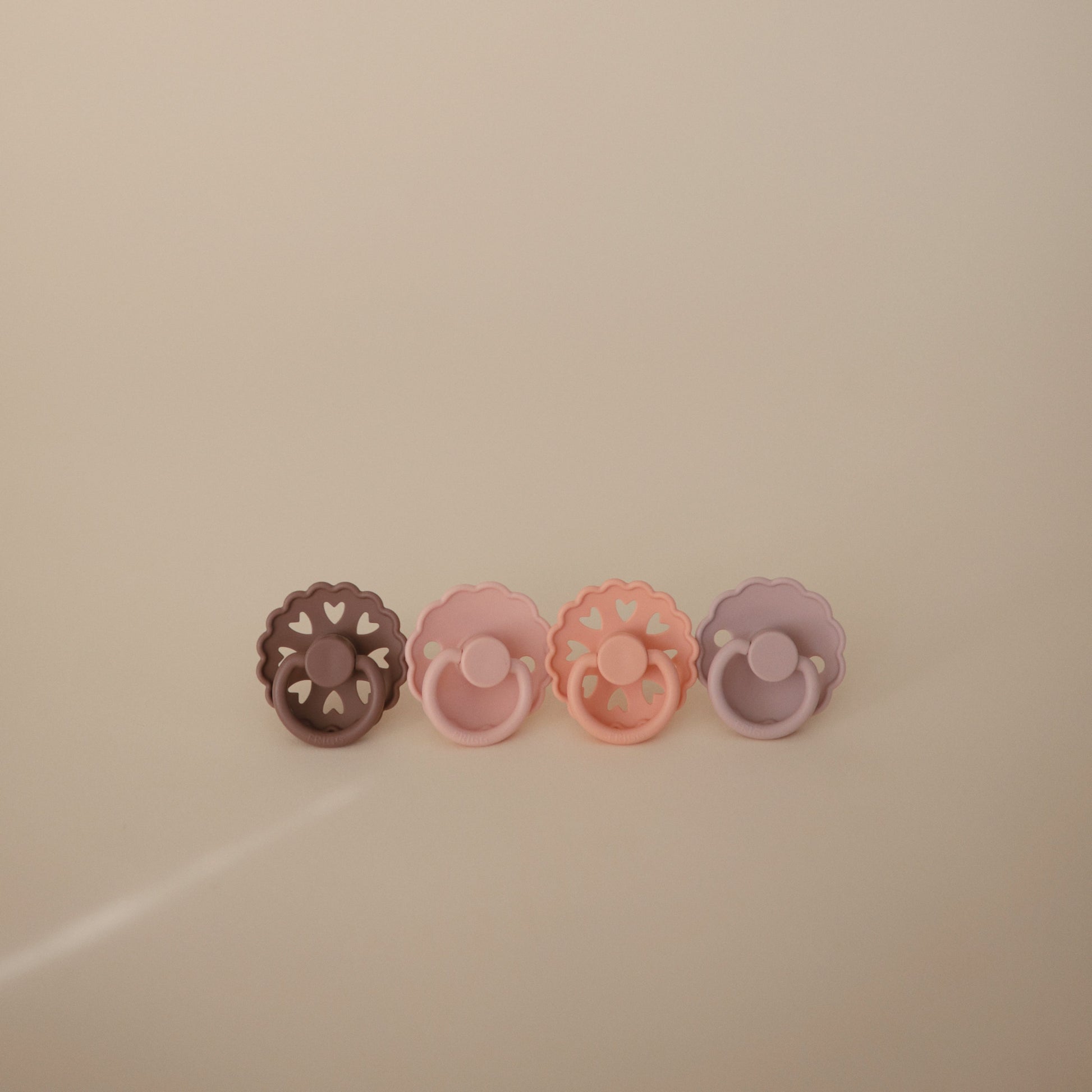 FRIGG Natural Rubber Pacifier 4-Pack - Babies in Bloom