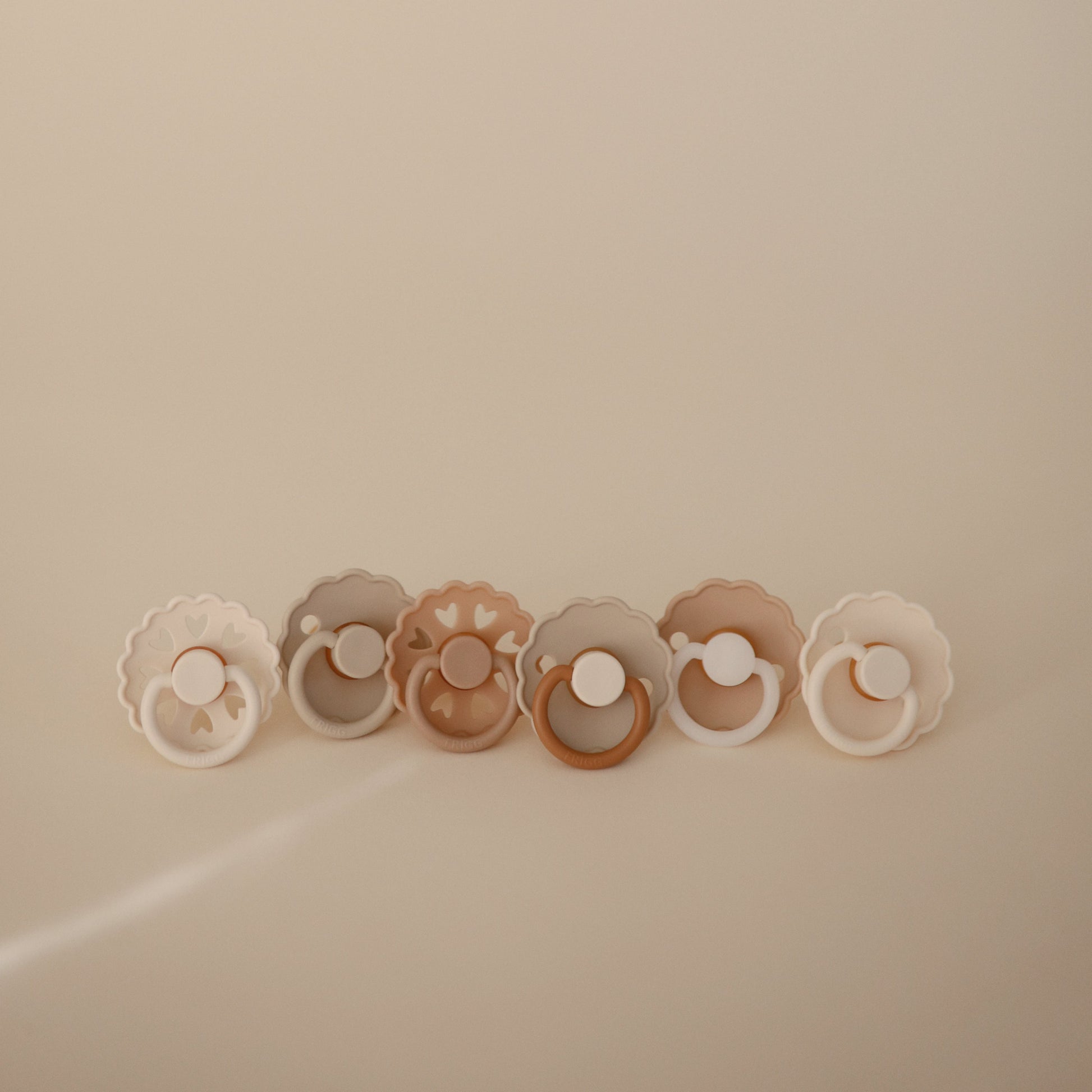 FRIGG Natural Rubber 6-Pack - Babies in Bloom