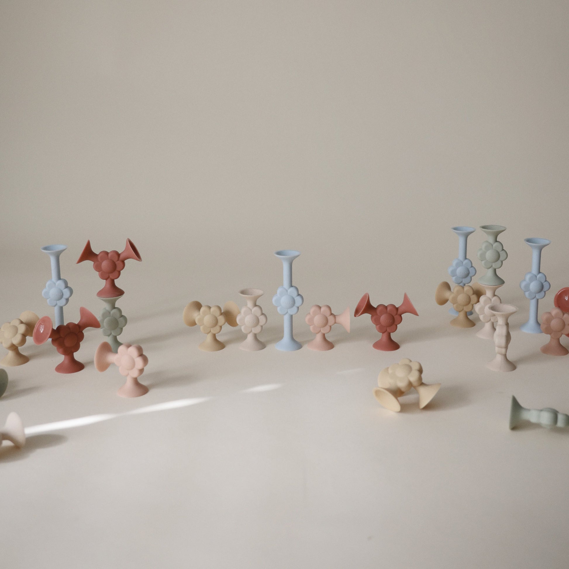 Daisy Silicone Suction Builders - Babies in Bloom