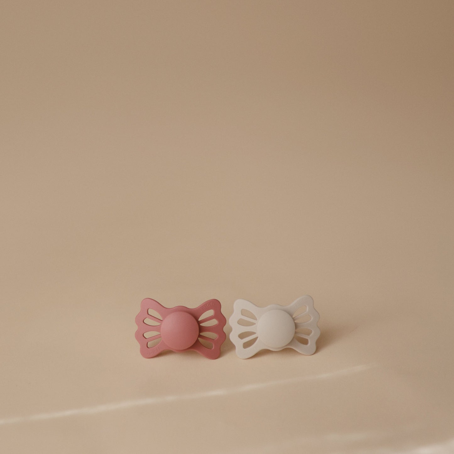 FRIGG Lucky Symmetrical Silicone Pacifier 2-Pack (6-18 Months) - Babies in Bloom