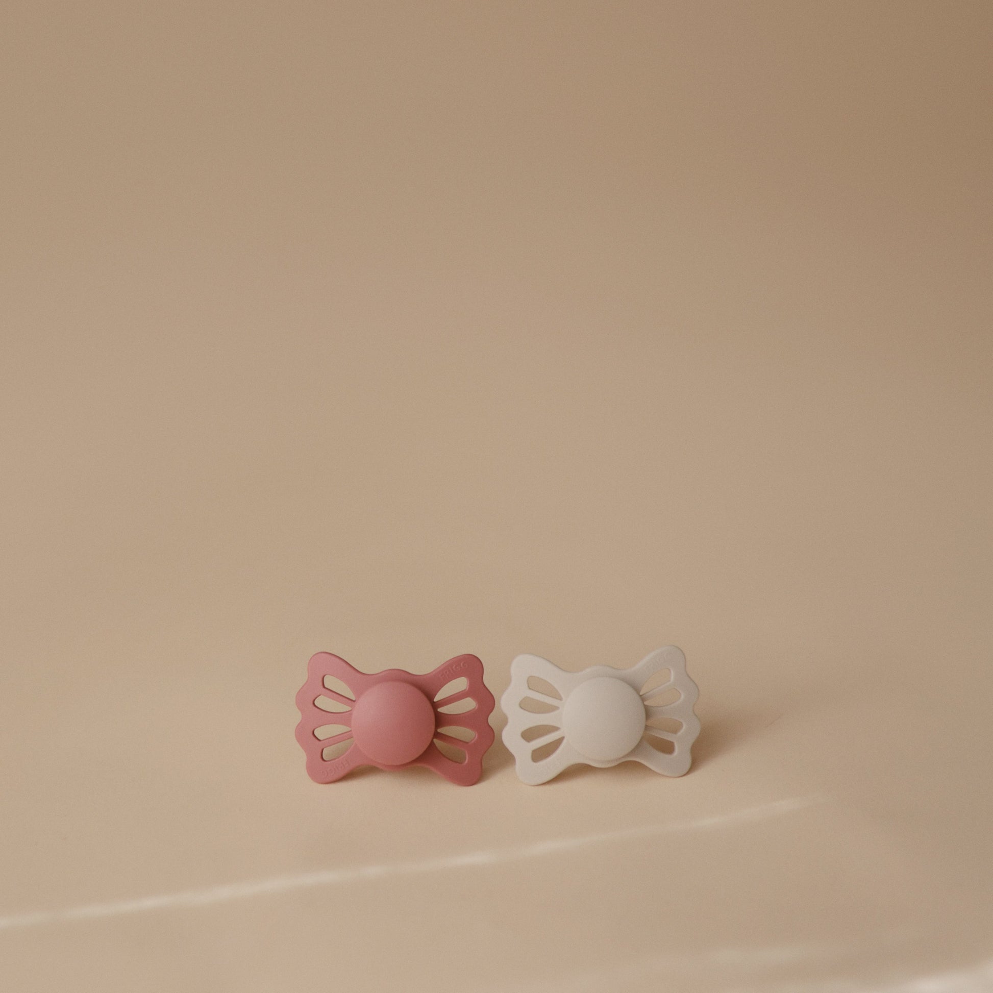 FRIGG Lucky Symmetrical Silicone Pacifier 2-Pack (6-18 Months) - Babies in Bloom