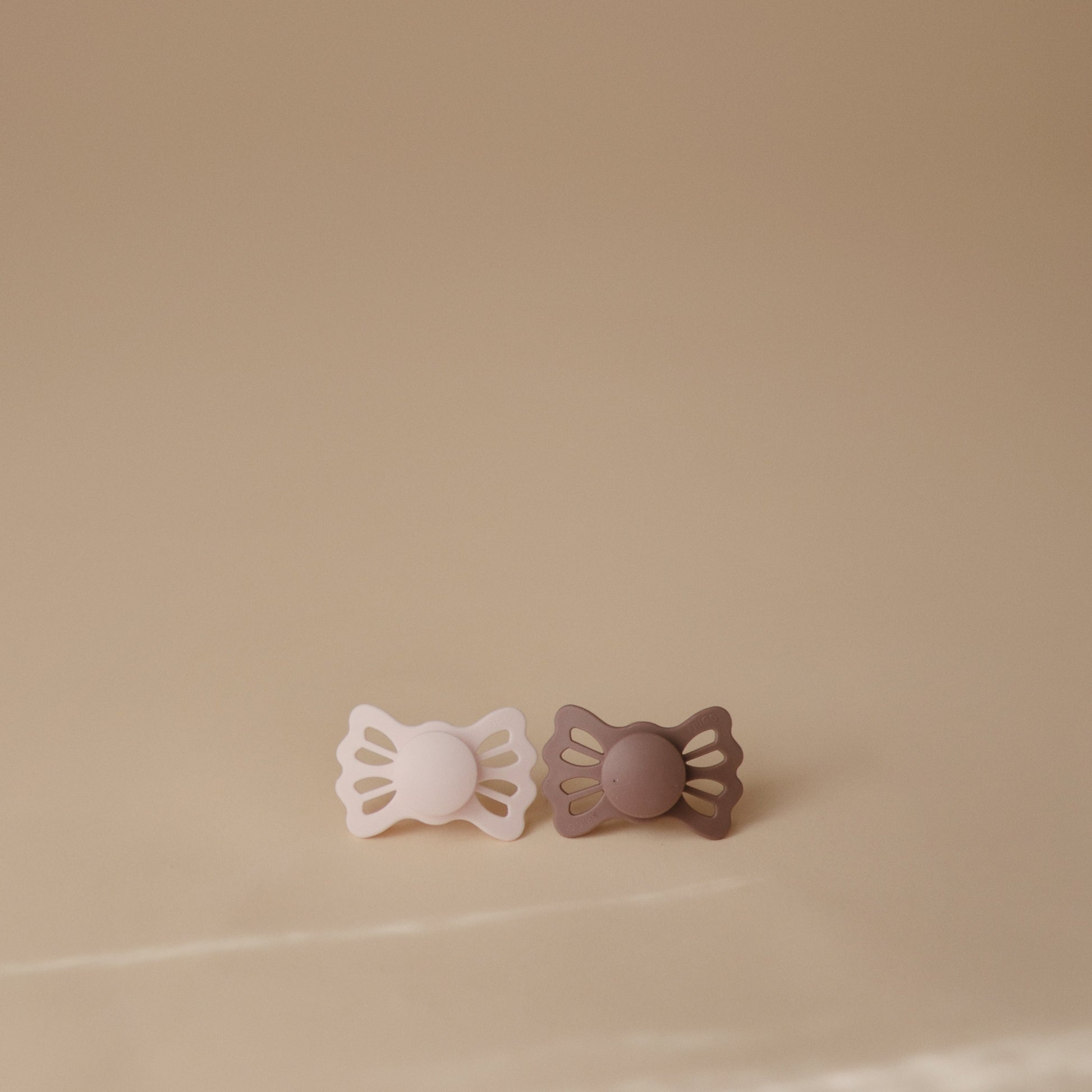 FRIGG Lucky Symmetrical Silicone Pacifier 2-Pack (6-18 Months) - Babies in Bloom