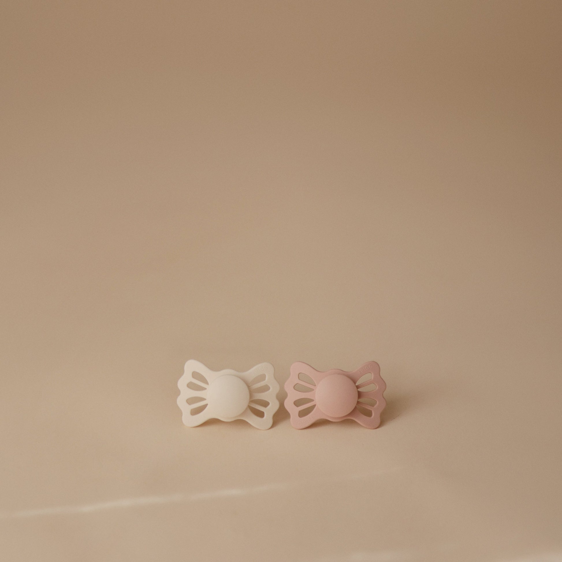FRIGG Lucky Symmetrical Silicone Pacifier 2-Pack (6-18 Months) - Babies in Bloom