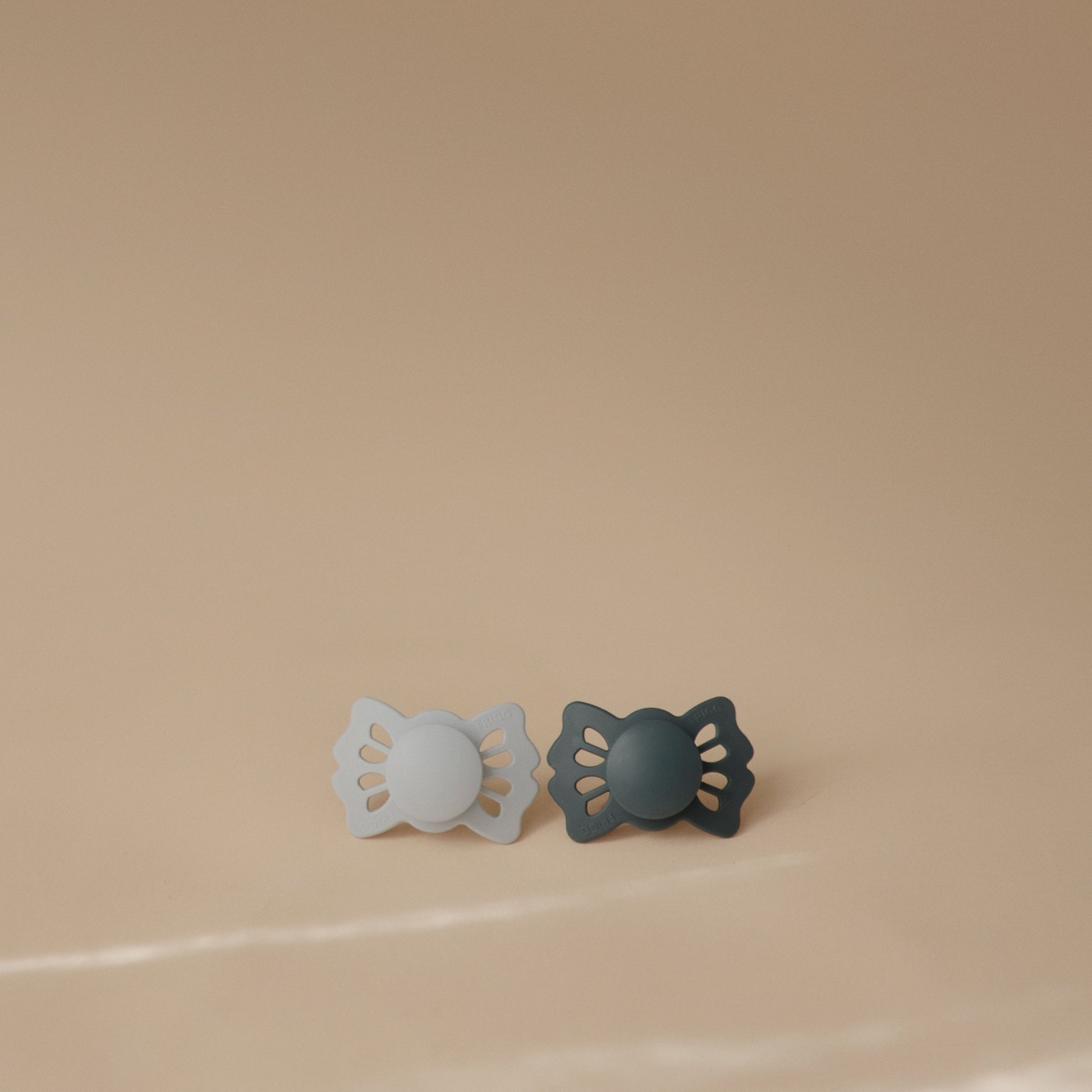 FRIGG Lucky Symmetrical Silicone Pacifier 2-Pack (0-6 Months) - Babies in Bloom