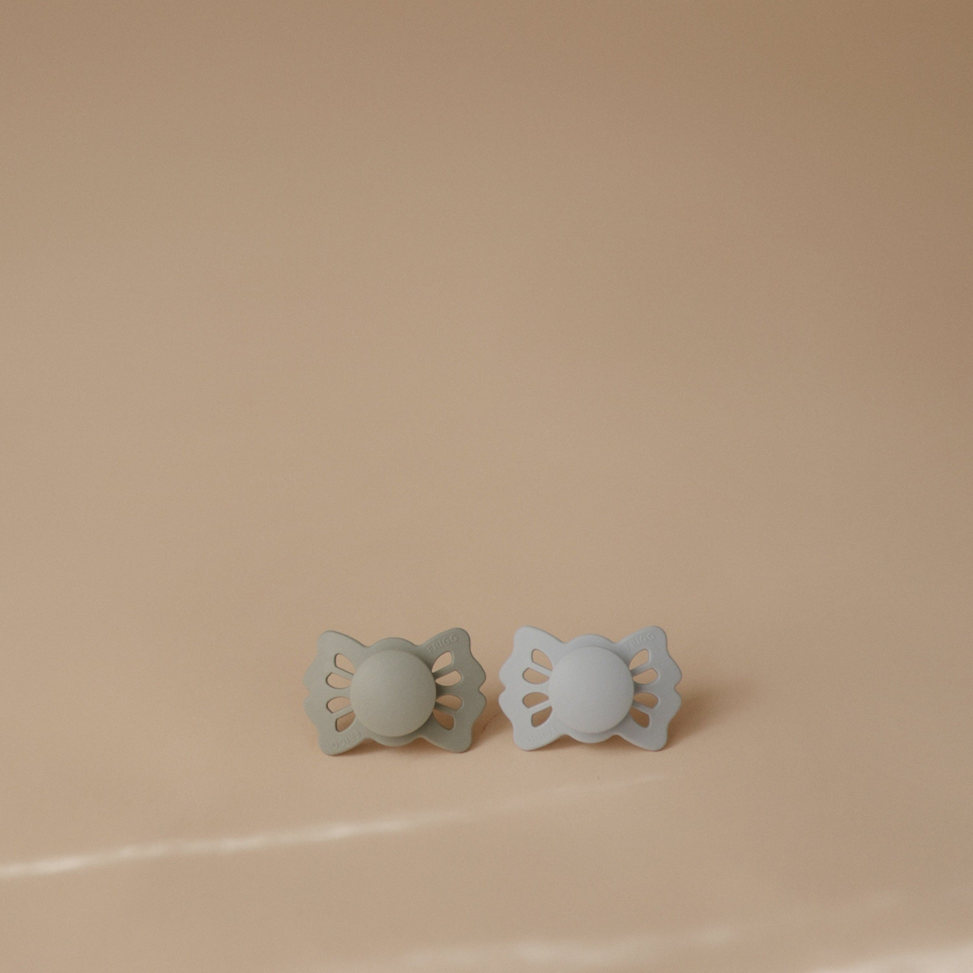 FRIGG Lucky Symmetrical Silicone Pacifier 2-Pack (0-6 Months) - Babies in Bloom