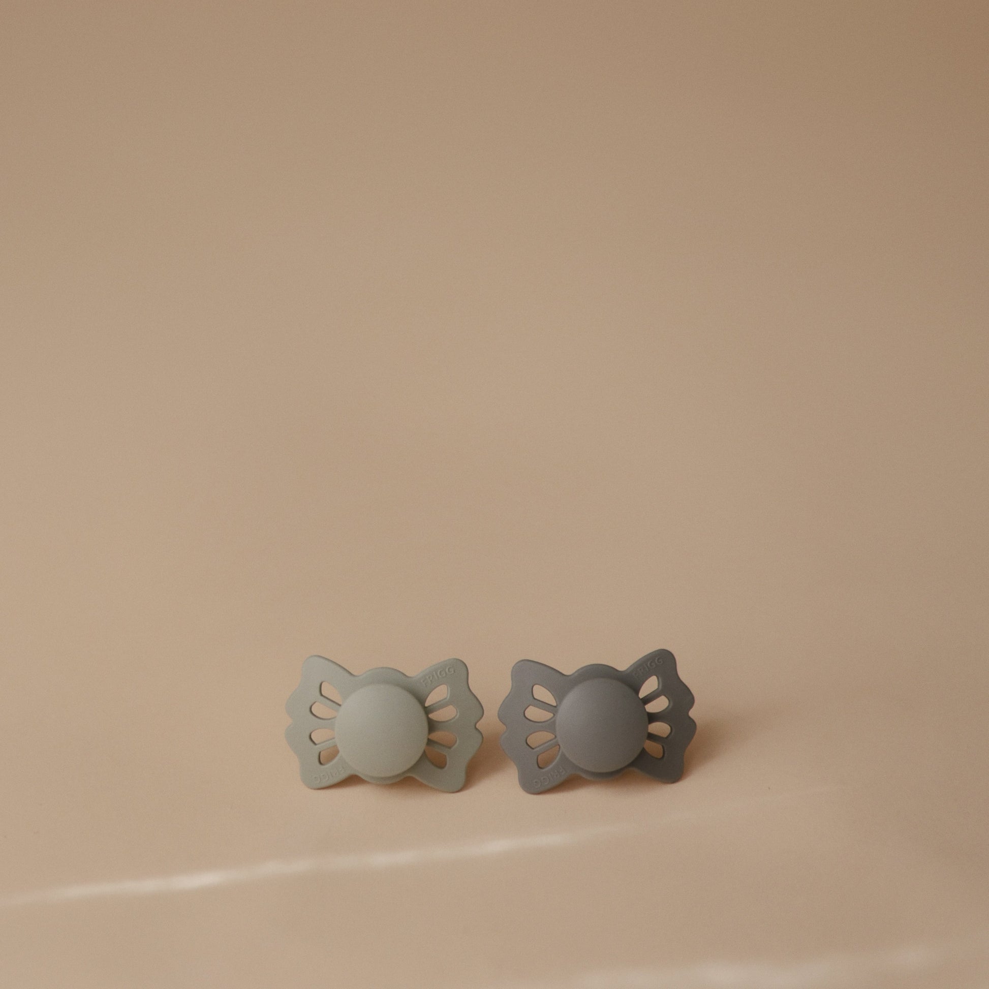 FRIGG Lucky Symmetrical Silicone Pacifier 2-Pack (0-6 Months) - Babies in Bloom