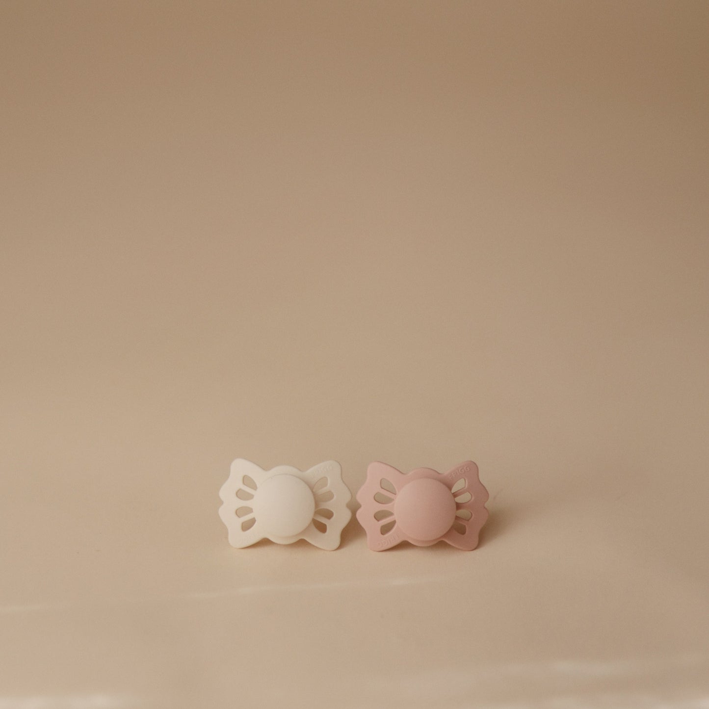 FRIGG Lucky Symmetrical Silicone Pacifier 2-Pack (0-6 Months) - Babies in Bloom