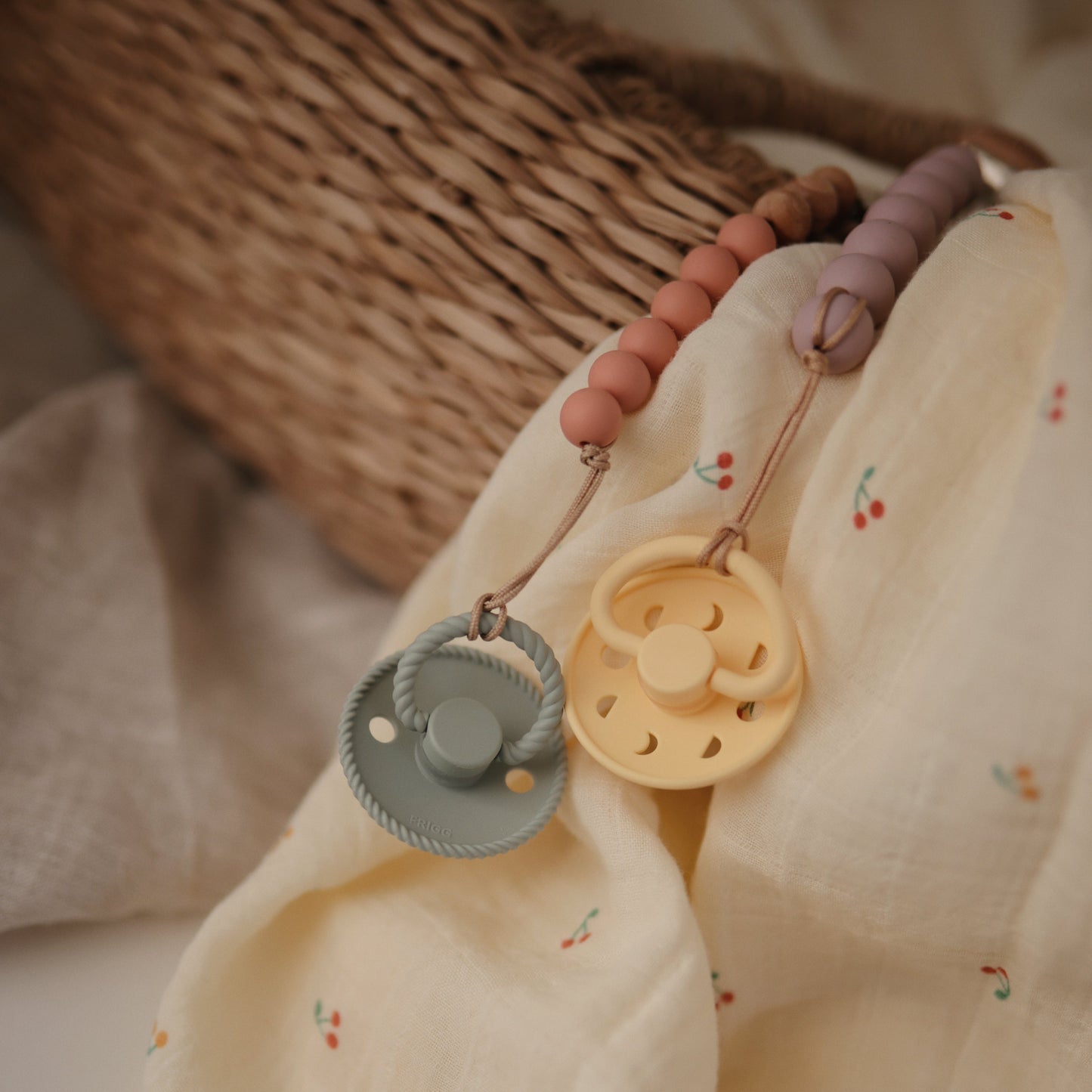 Silicone Pacifier Clip | Eva - Babies in Bloom