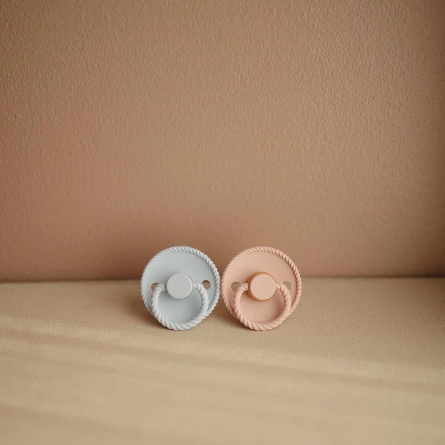 FRIGG Rope Natural Rubber Pacifier 2-Pack - Babies in Bloom
