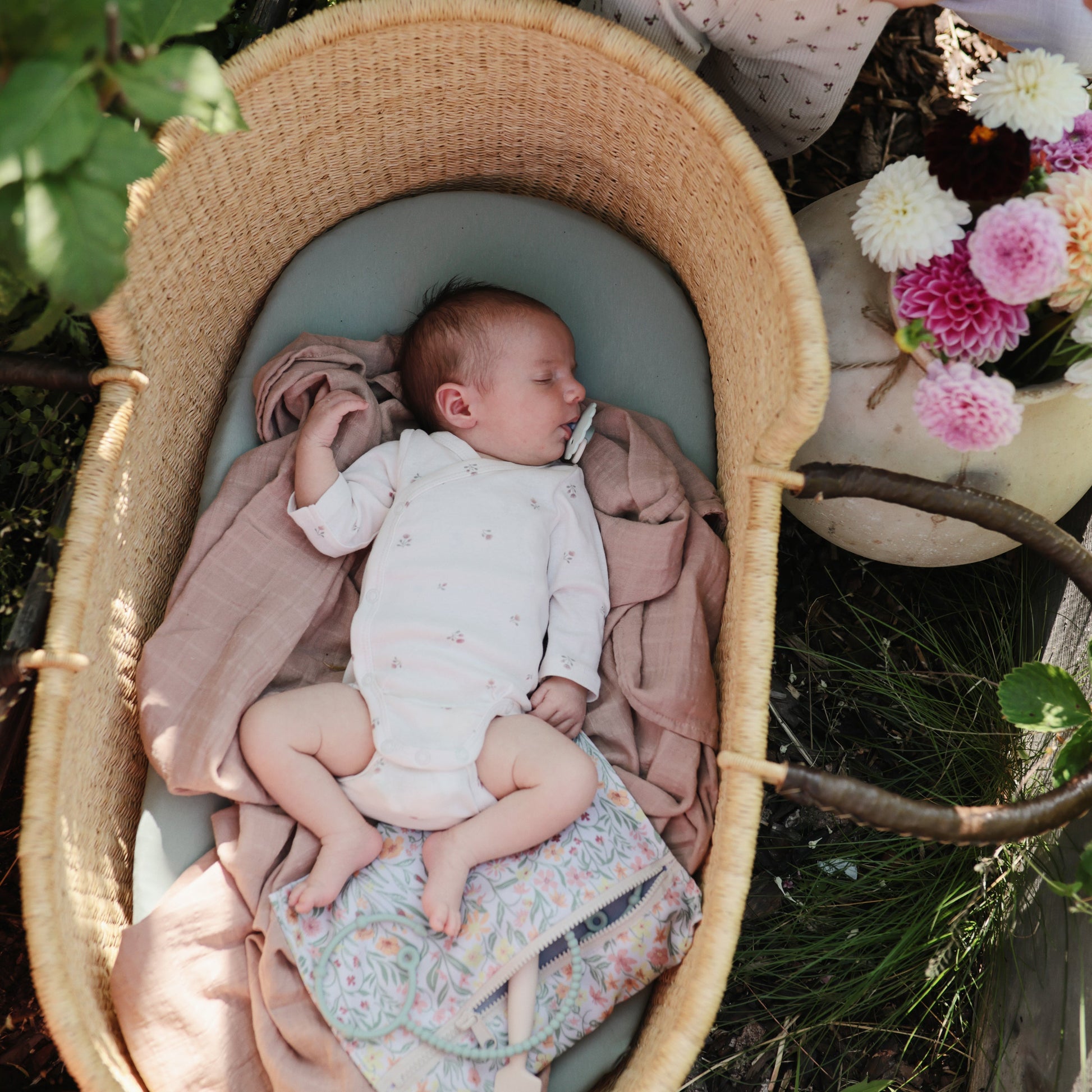 Organic Cotton Muslin Swaddle Blanket - Babies in Bloom