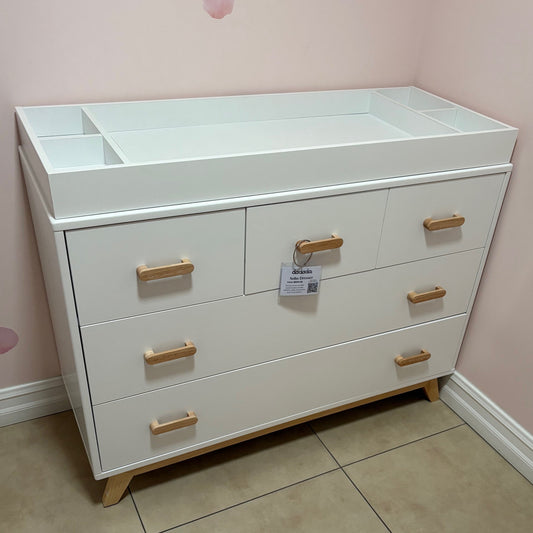 Soho 5-Drawer Dresser & Changing Tray FLOOR MODEL