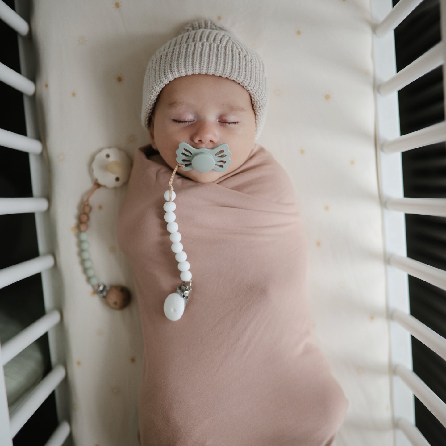 Silicone Pacifier Clip | Hera - Babies in Bloom