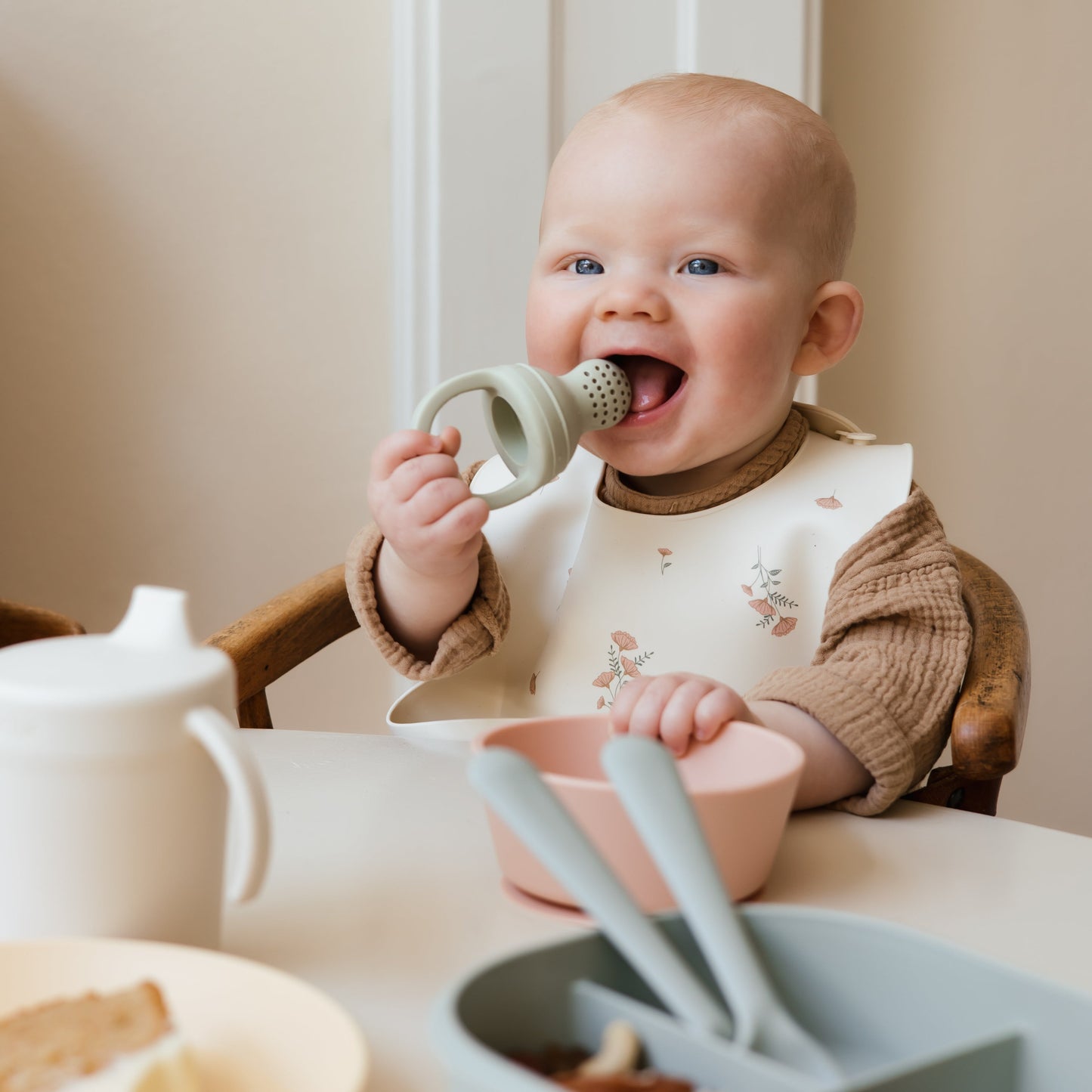 Silicone Fresh Food Feeder - Babies in Bloom