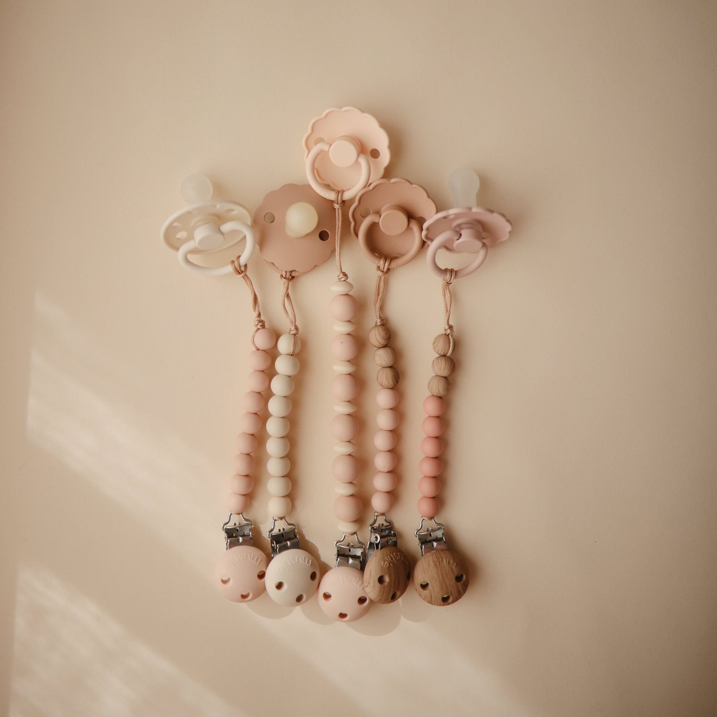 Silicone Pacifier Clip | Hera - Babies in Bloom