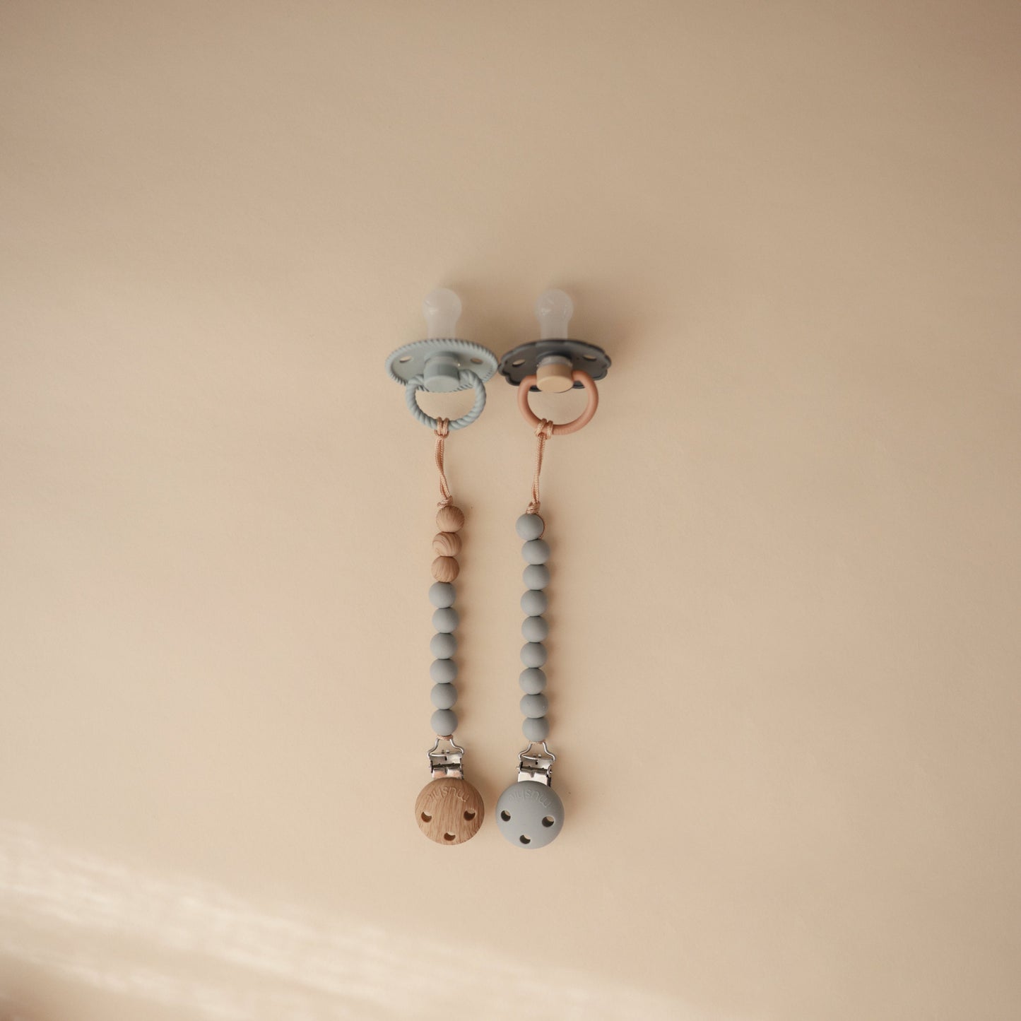 Silicone Pacifier Clip | Hera - Babies in Bloom