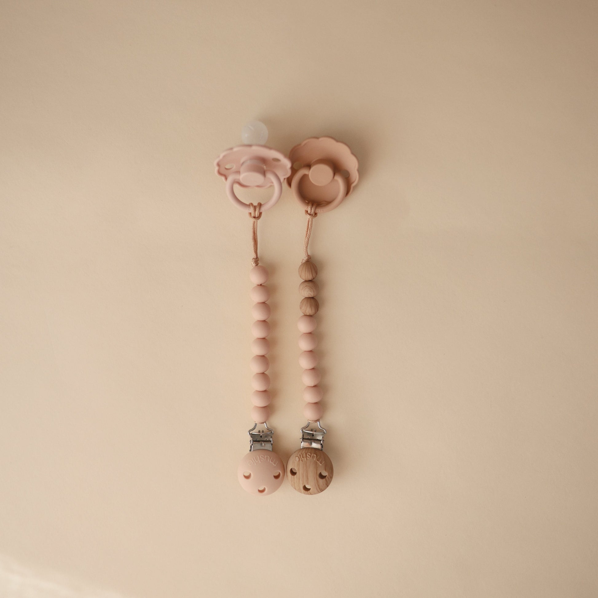Silicone Pacifier Clip | Hera - Babies in Bloom