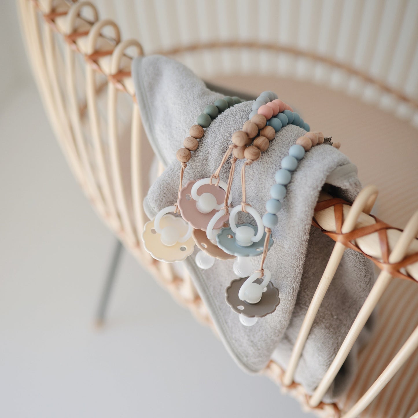 Silicone Pacifier Clip | Eva - Babies in Bloom