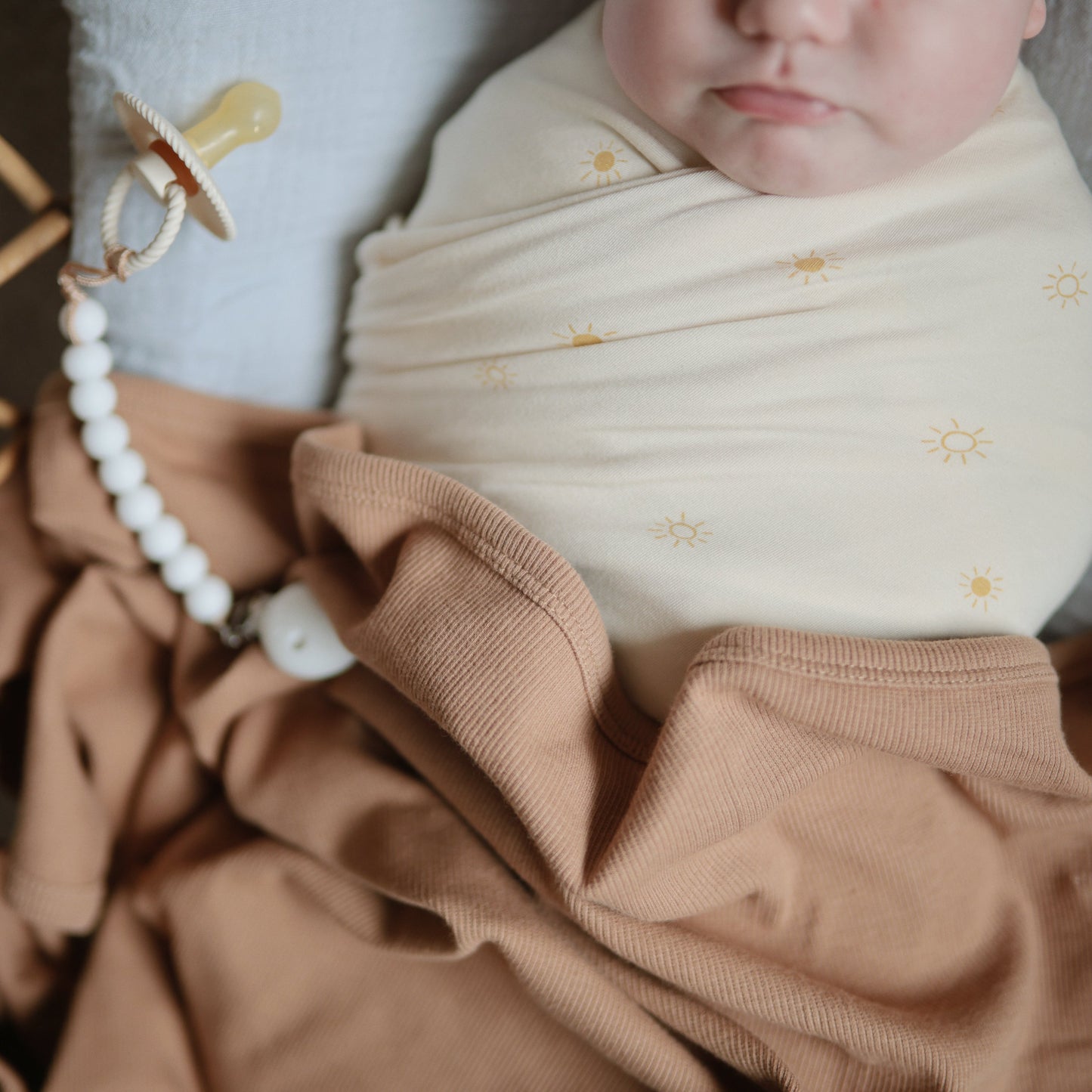 Silicone Pacifier Clip | Hera - Babies in Bloom
