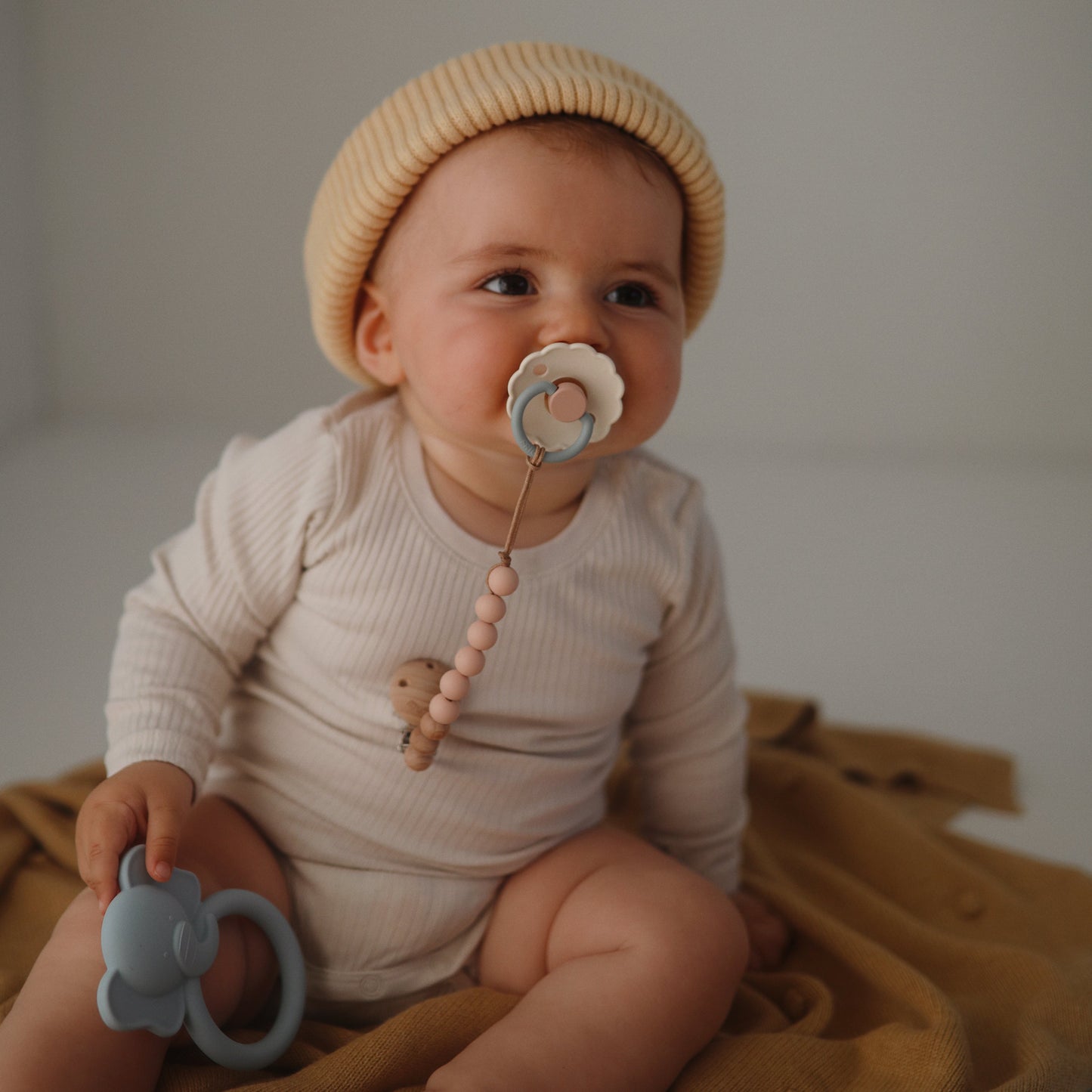 FRIGG Daisy Silicone Pacifier 2-Pack - Babies in Bloom