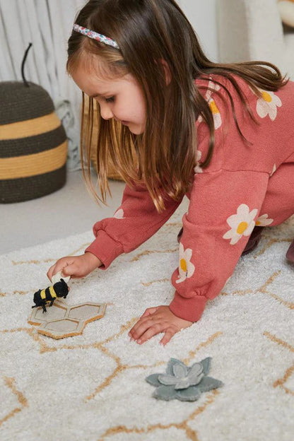 Washable Play Rug Pollination